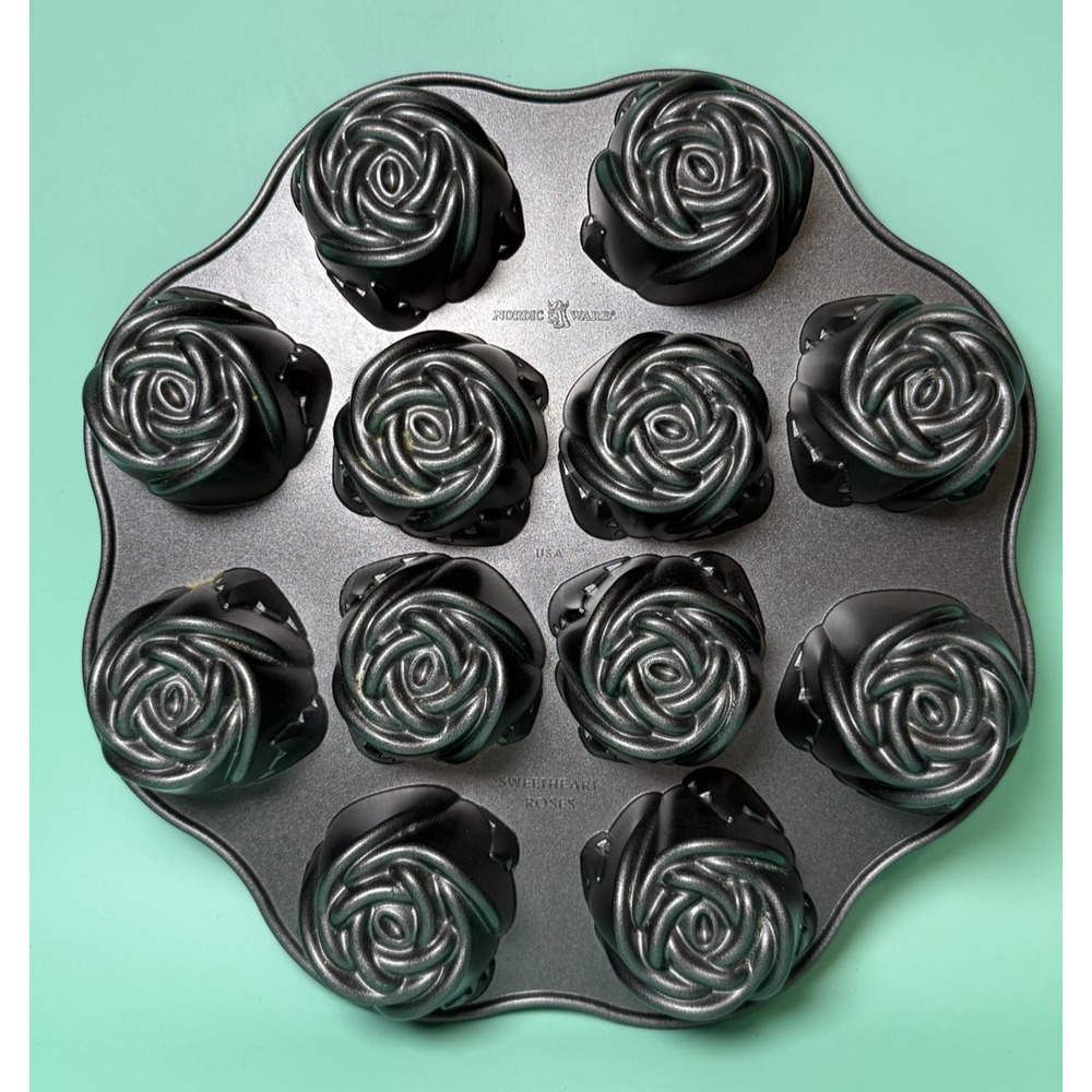 Nordic Ware 12 Sweetheart Roses Cake Pan Heavy Aluminum Baking Mold Made in USA